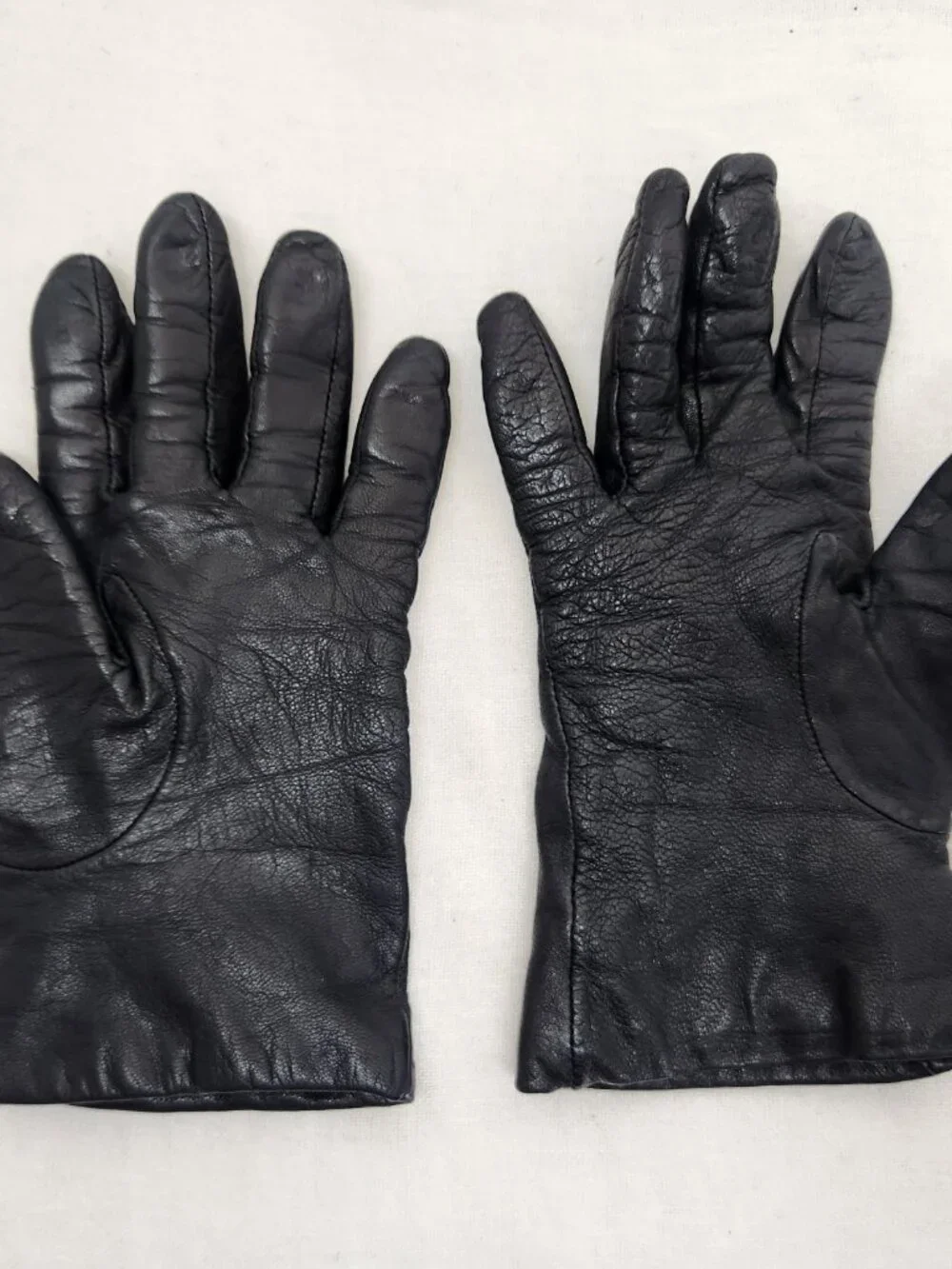 Vintage Fownes Womens 7.5 Soft Black Leather Cashmere Lining Gloves